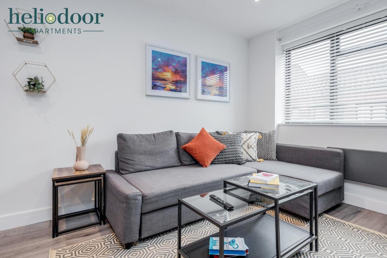 Milton Keynes Apartments, Sleeps Up To 5, Free Parking, Free Wifi & Movies, 7 Mins Drive To Milton Keynes Central Station For Direct Trains To London & The North Esterno foto