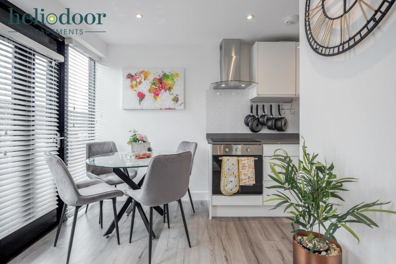 Milton Keynes Apartments, Sleeps Up To 5, Free Parking, Free Wifi & Movies, 7 Mins Drive To Milton Keynes Central Station For Direct Trains To London & The North Esterno foto