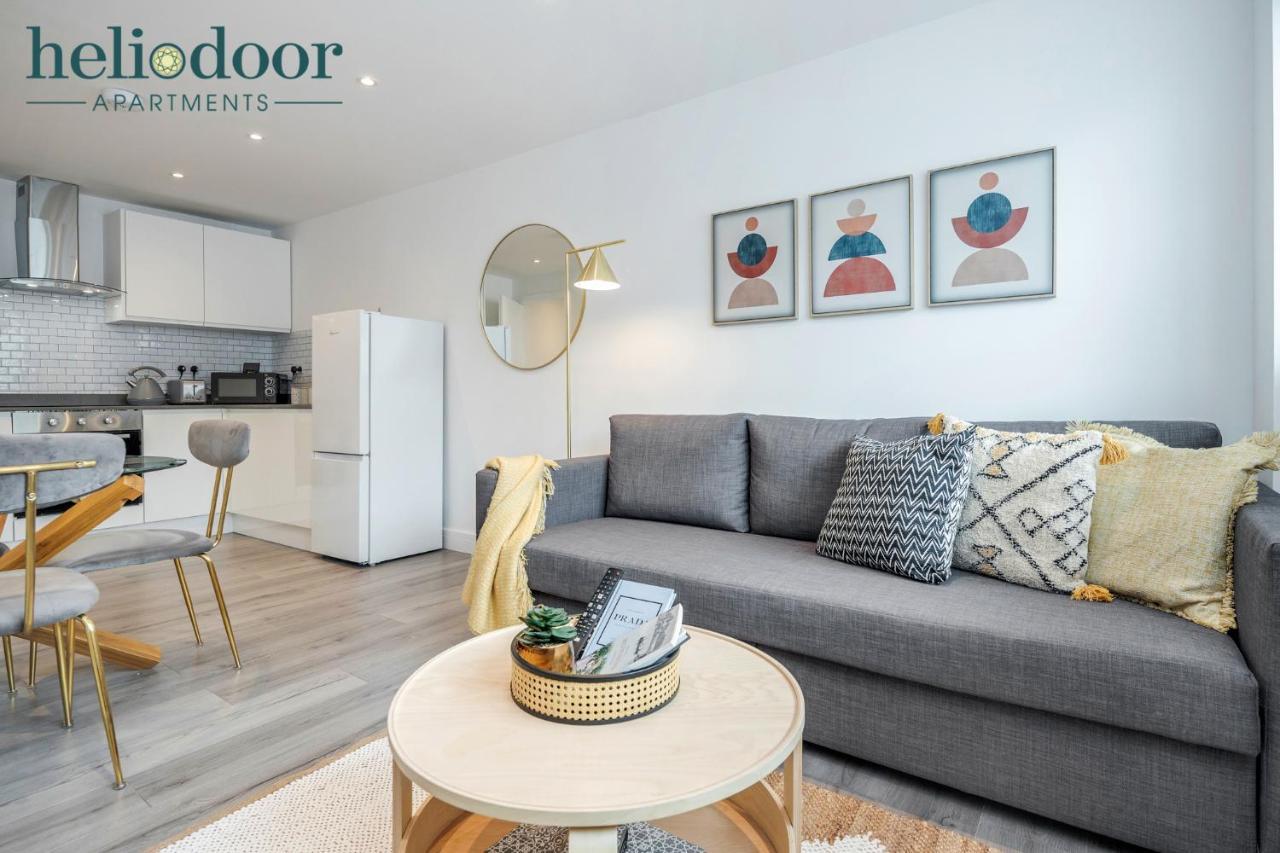 Milton Keynes Apartments, Sleeps Up To 5, Free Parking, Free Wifi & Movies, 7 Mins Drive To Milton Keynes Central Station For Direct Trains To London & The North Esterno foto