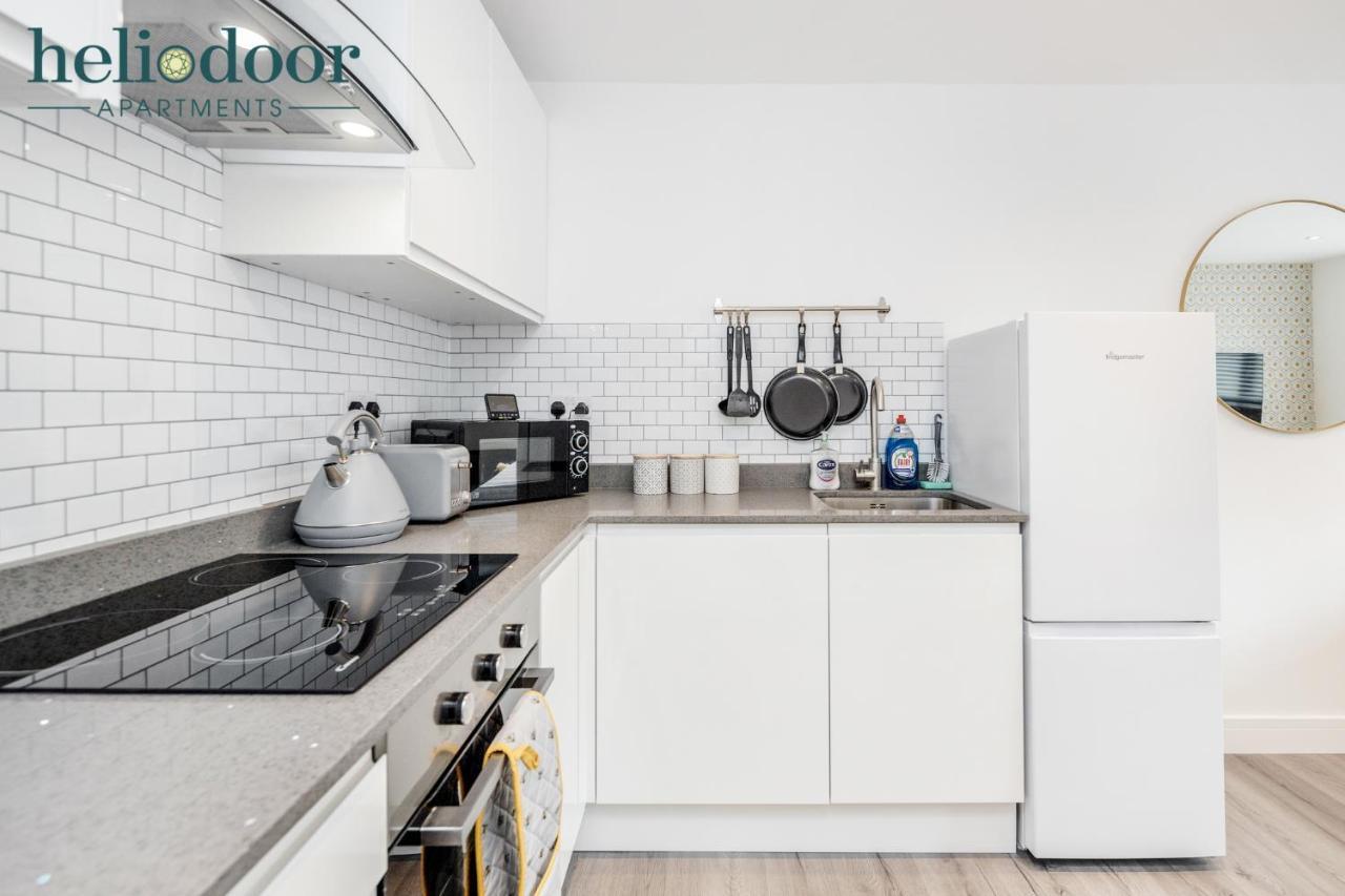 Milton Keynes Apartments, Sleeps Up To 5, Free Parking, Free Wifi & Movies, 7 Mins Drive To Milton Keynes Central Station For Direct Trains To London & The North Esterno foto