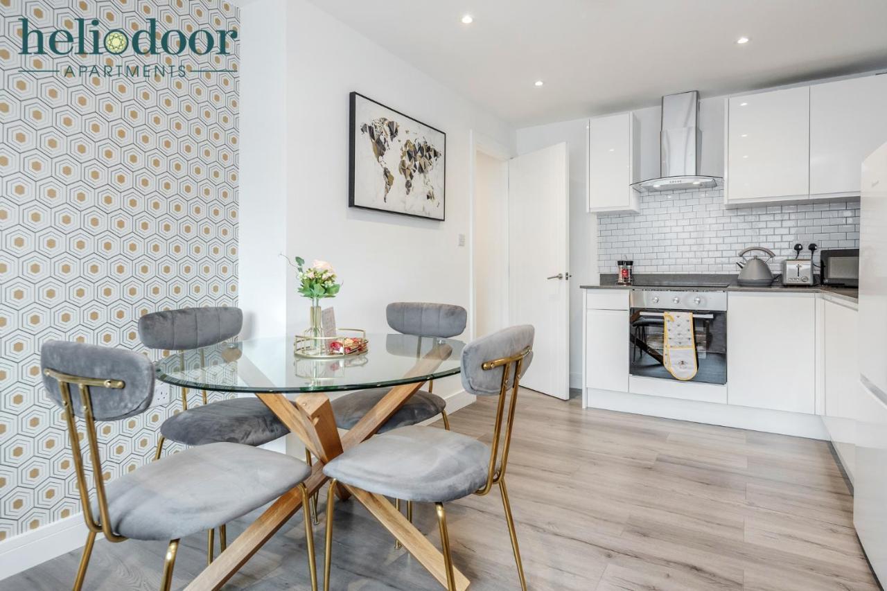 Milton Keynes Apartments, Sleeps Up To 5, Free Parking, Free Wifi & Movies, 7 Mins Drive To Milton Keynes Central Station For Direct Trains To London & The North Esterno foto