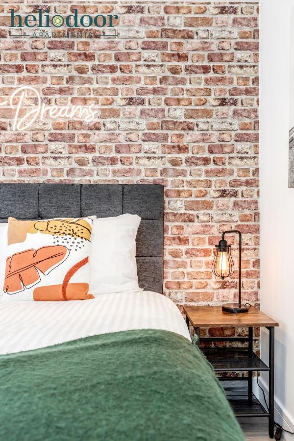 Milton Keynes Apartments, Sleeps Up To 5, Free Parking, Free Wifi & Movies, 7 Mins Drive To Milton Keynes Central Station For Direct Trains To London & The North Esterno foto