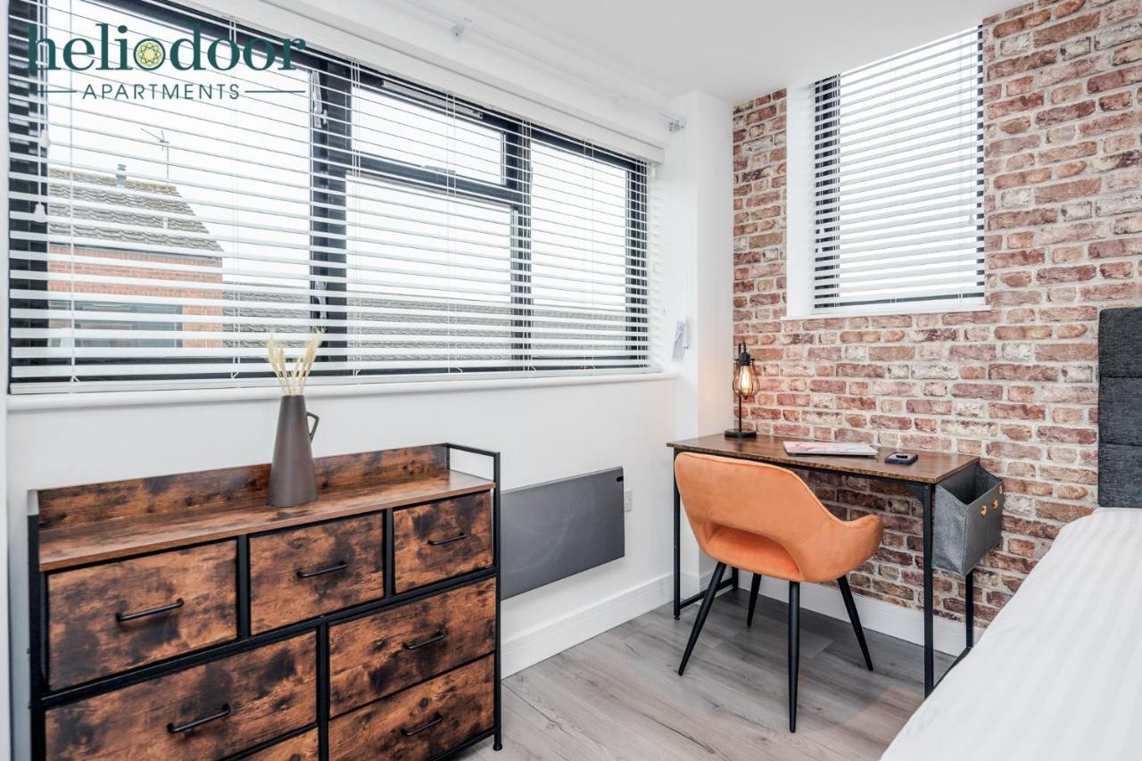 Milton Keynes Apartments, Sleeps Up To 5, Free Parking, Free Wifi & Movies, 7 Mins Drive To Milton Keynes Central Station For Direct Trains To London & The North Esterno foto