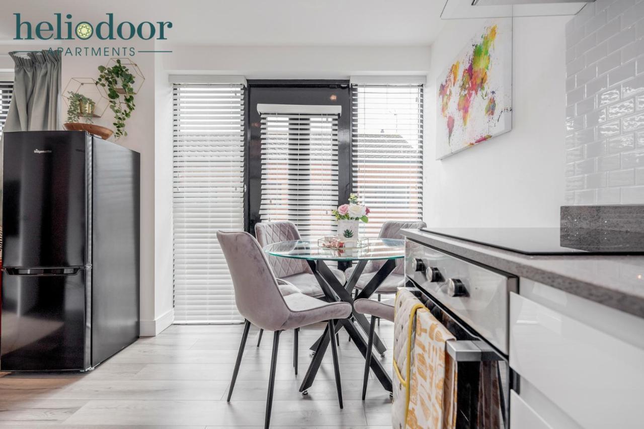 Milton Keynes Apartments, Sleeps Up To 5, Free Parking, Free Wifi & Movies, 7 Mins Drive To Milton Keynes Central Station For Direct Trains To London & The North Esterno foto